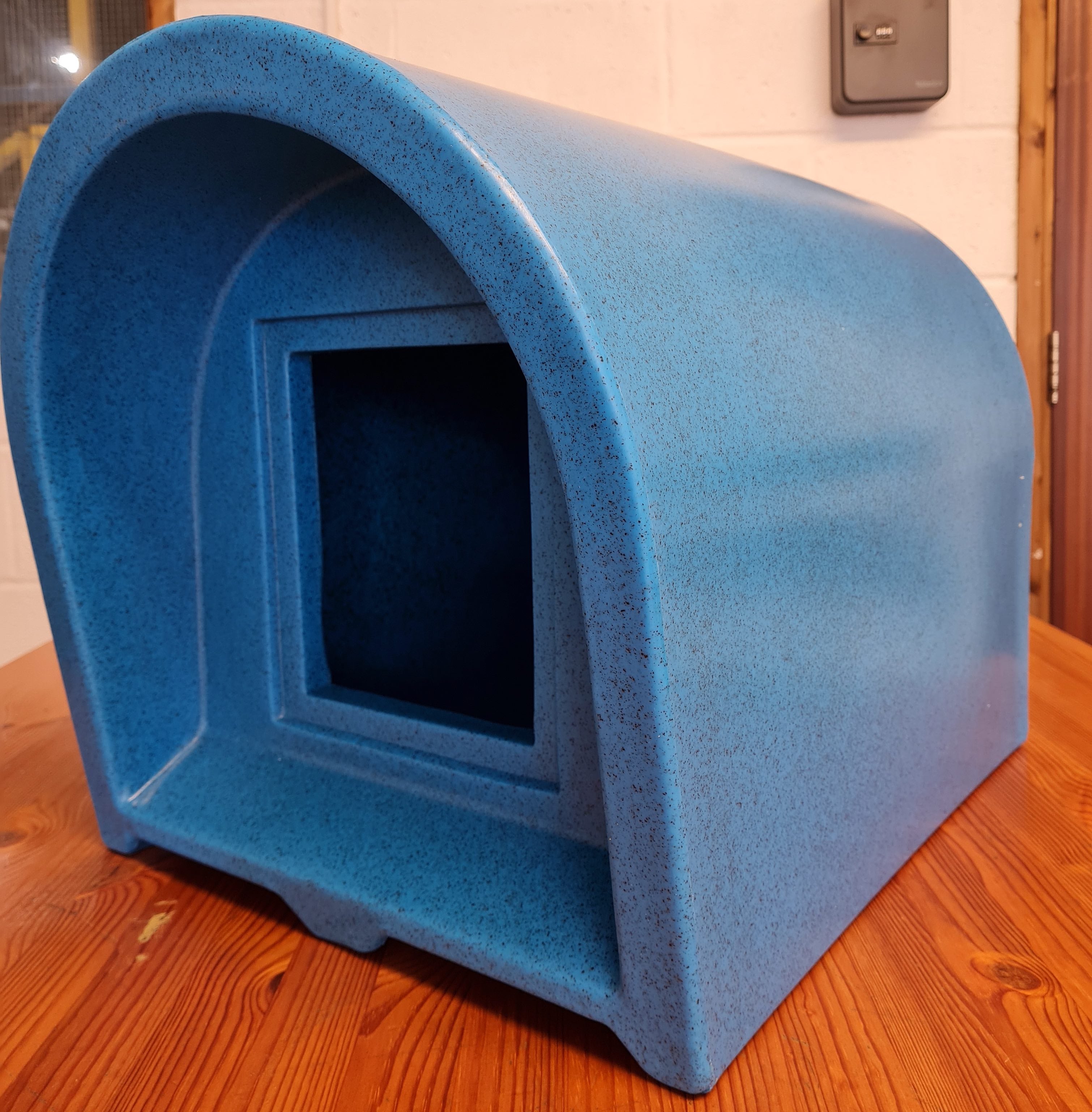 Mr snugs best sale outdoor cat kennel